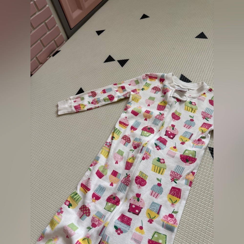 Hanna Andersson|Baby girl,toddler Cupcake Print Footless pajamas,organic cotton• - Picture 4 of 6